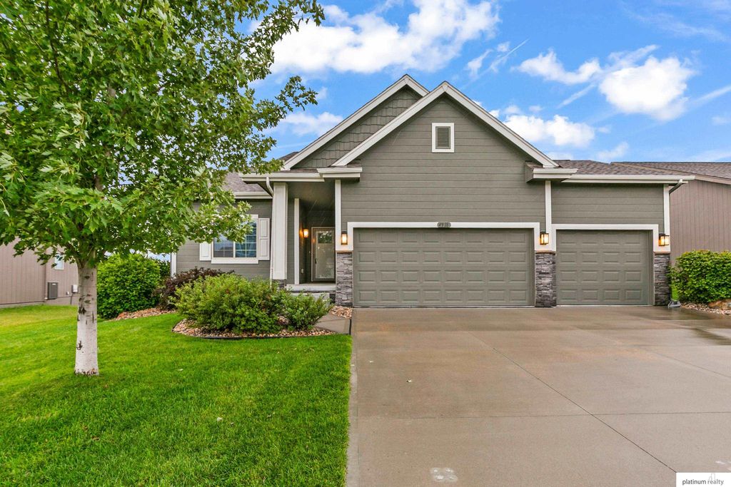 4918 N 180 Avenue, Omaha, NE 68022