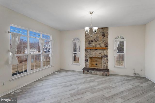 2 NEWBURY DR, Stafford, VA 22556