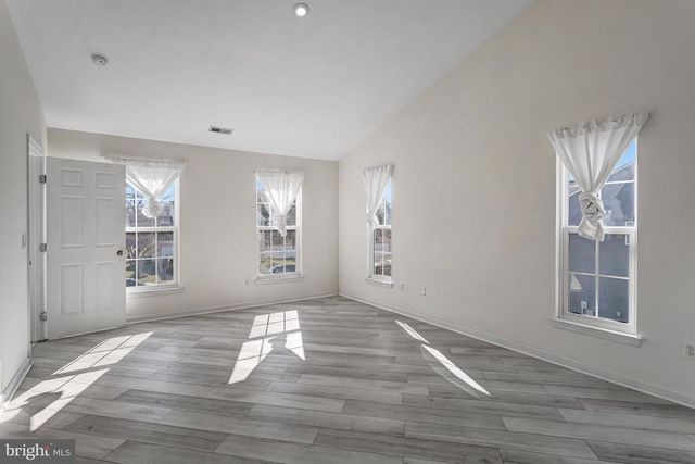 2 NEWBURY DR, Stafford, VA 22556