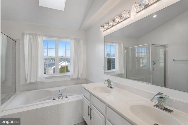 2 NEWBURY DR, Stafford, VA 22556