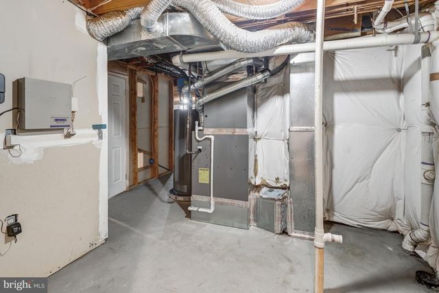 2 NEWBURY DR, Stafford, VA 22556