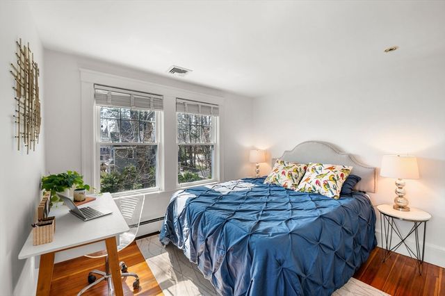 60 Denton Rd 3, Wellesley, MA 02482