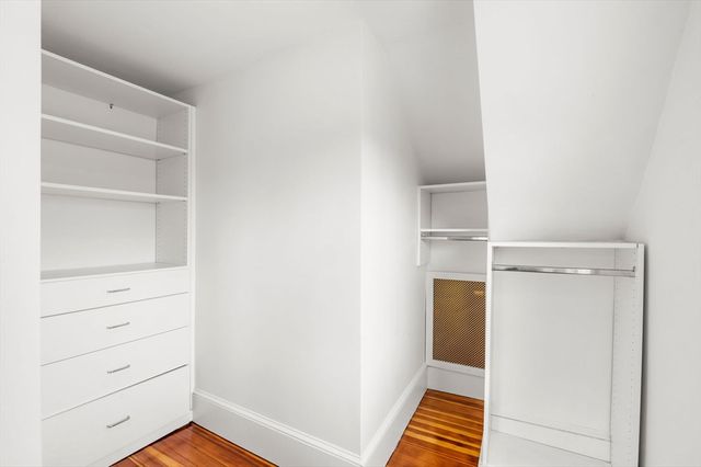 60 Denton Rd 3, Wellesley, MA 02482