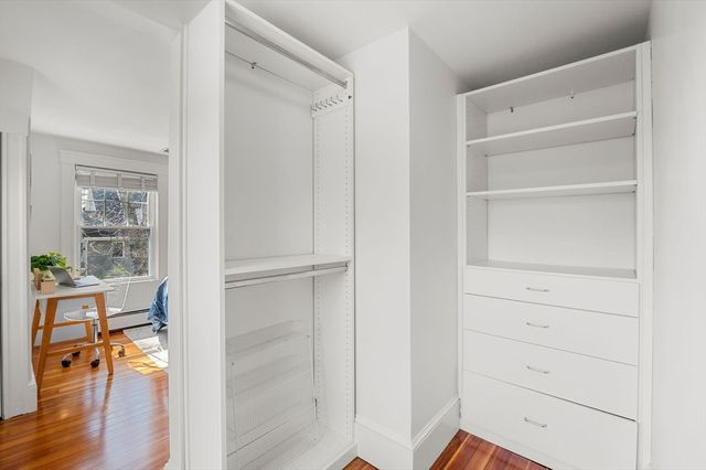 60 Denton Rd 3, Wellesley, MA 02482