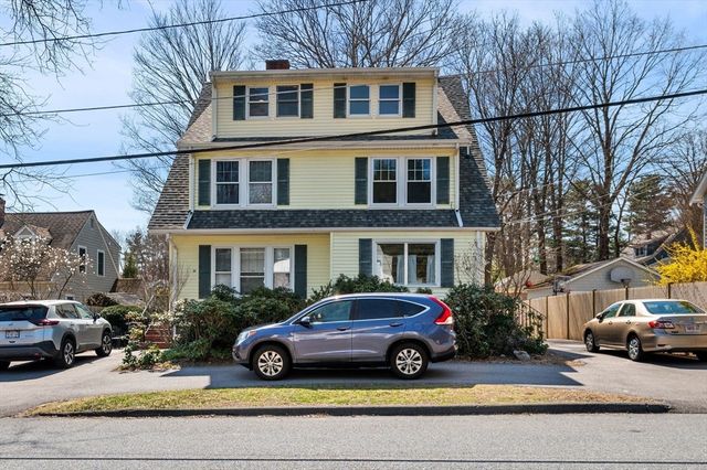 60 Denton Rd 3, Wellesley, MA 02482