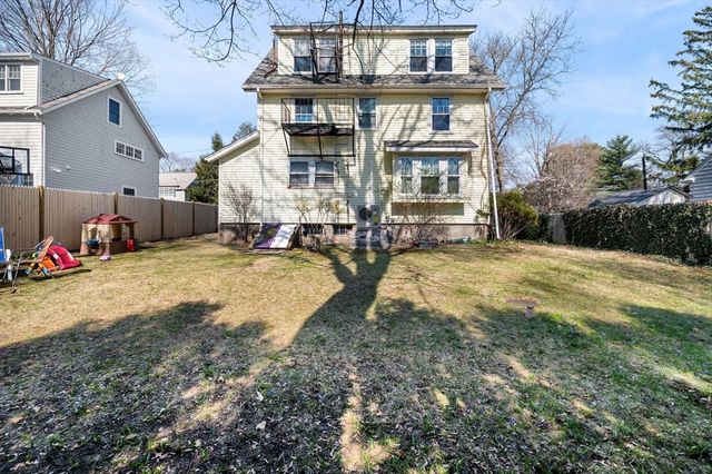 60 Denton Rd 3, Wellesley, MA 02482