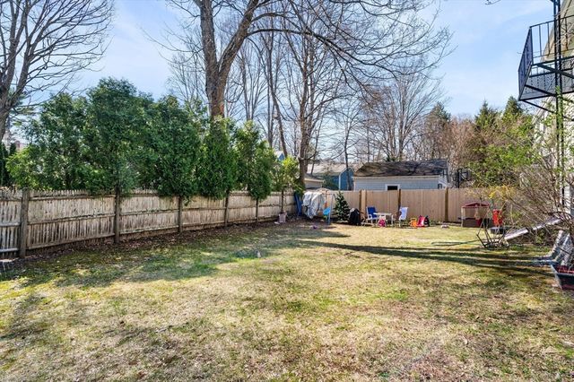 60 Denton Rd 3, Wellesley, MA 02482