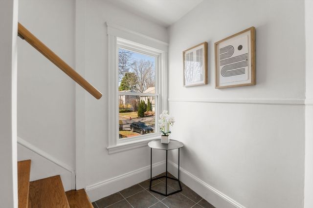 60 Denton Rd 3, Wellesley, MA 02482