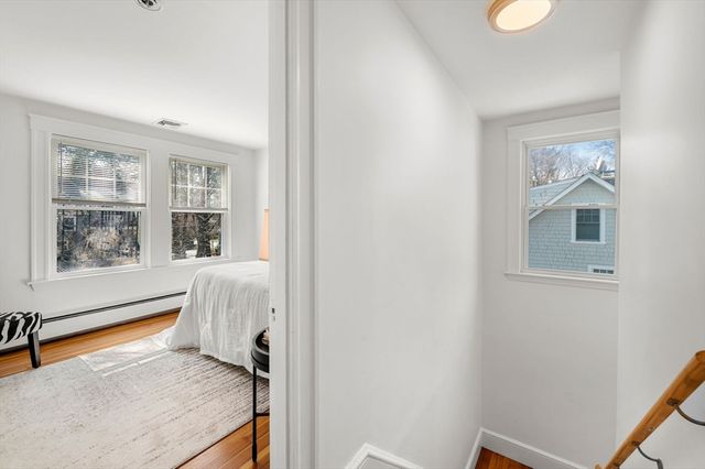 60 Denton Rd 3, Wellesley, MA 02482