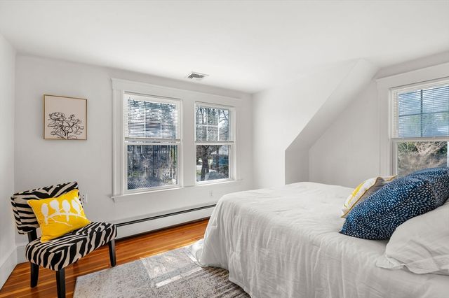 60 Denton Rd 3, Wellesley, MA 02482