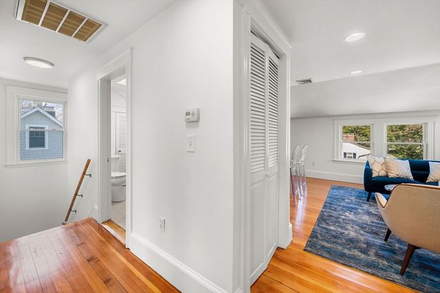 60 Denton Rd 3, Wellesley, MA 02482