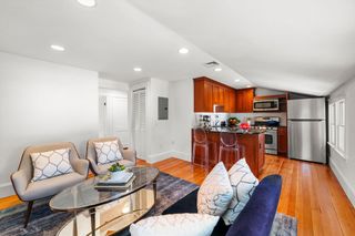 60 Denton Rd 3, Wellesley, MA 02482