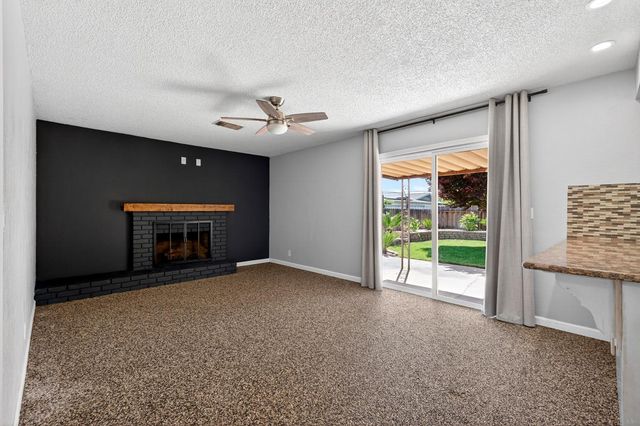 613 E Spruce Avenue, Lemoore, CA 93245