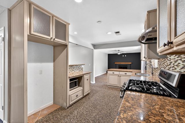 613 E Spruce Avenue, Lemoore, CA 93245