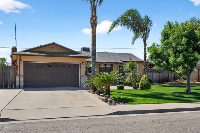 613 E Spruce Avenue, Lemoore, CA 93245