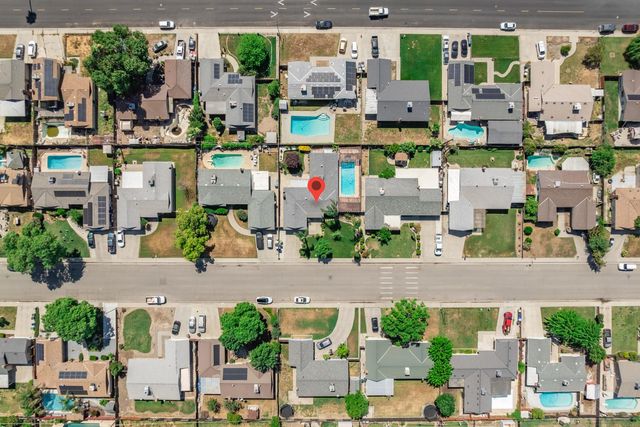 613 E Spruce Avenue, Lemoore, CA 93245