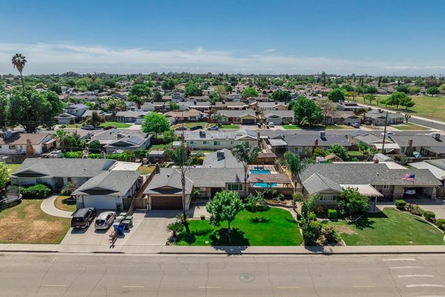 613 E Spruce Avenue, Lemoore, CA 93245