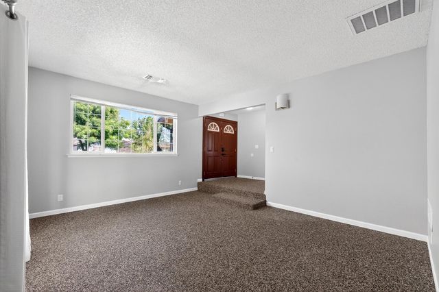 613 E Spruce Avenue, Lemoore, CA 93245