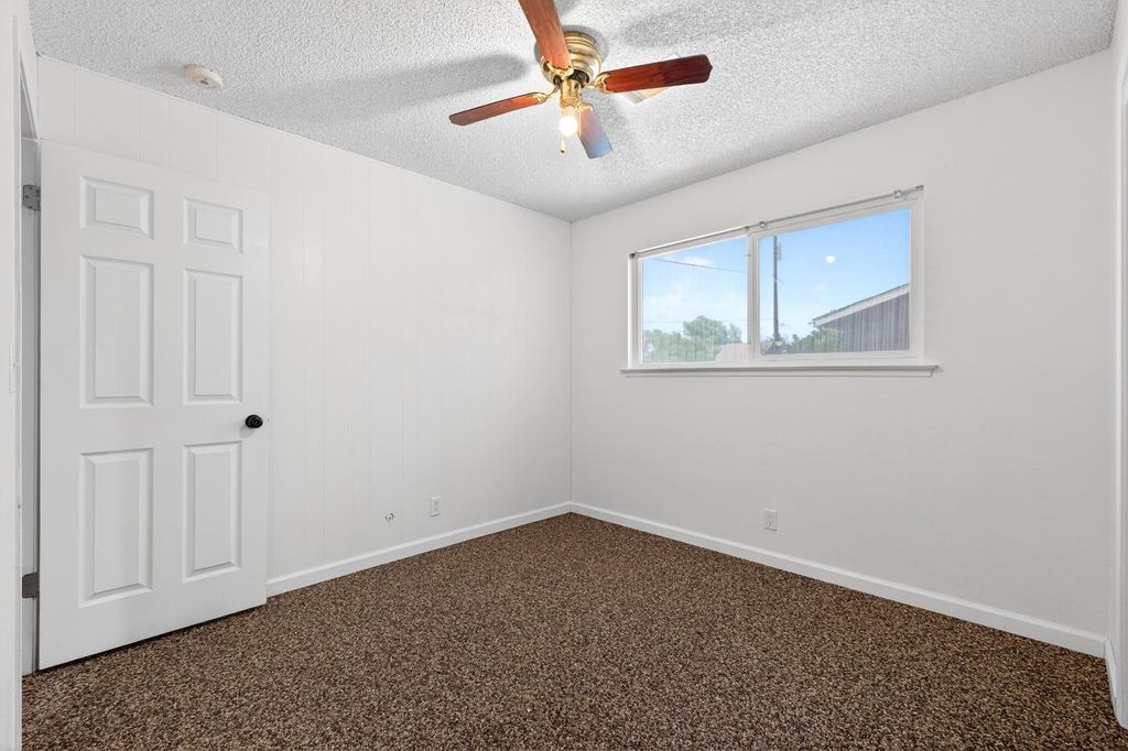 Image 20 of property listing at 613 E Spruce Avenue, Lemoore, CA 93245