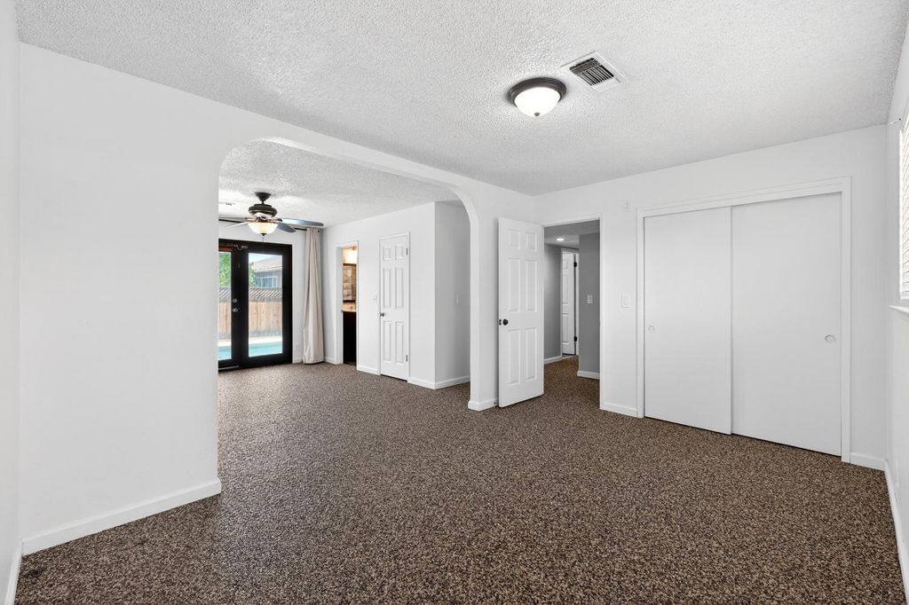 Image 23 of property listing at 613 E Spruce Avenue, Lemoore, CA 93245