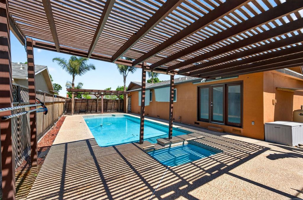 Image 30 of property listing at 613 E Spruce Avenue, Lemoore, CA 93245