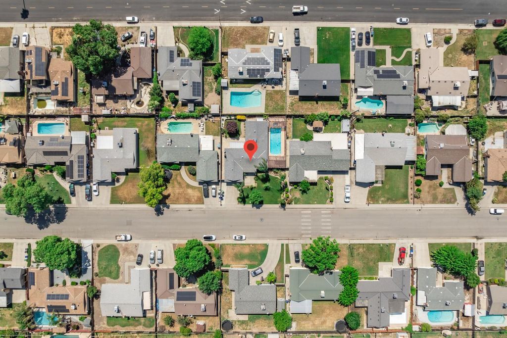 Image 41 of property listing at 613 E Spruce Avenue, Lemoore, CA 93245