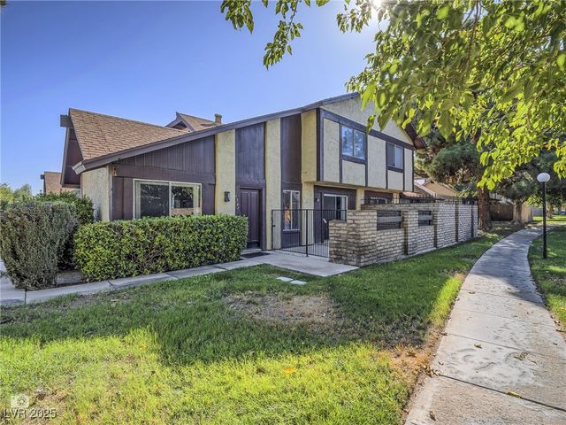 4504 Del Oro Drive, Las Vegas, NV 89102