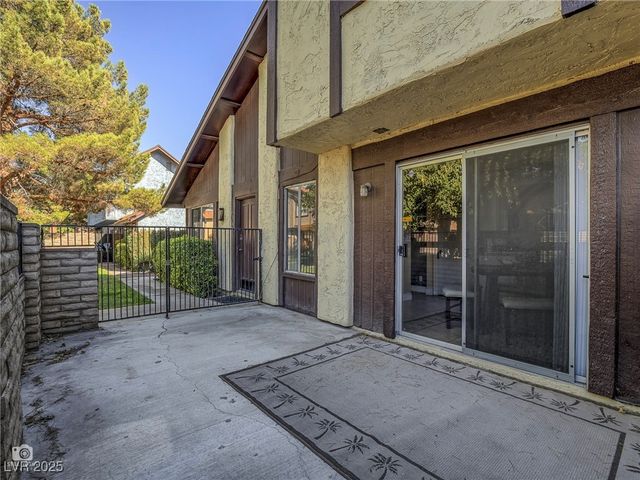 4504 Del Oro Drive, Las Vegas, NV 89102