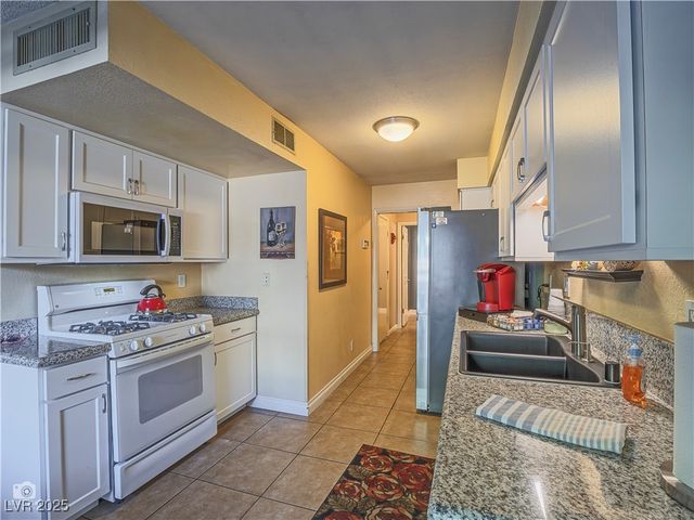 4504 Del Oro Drive, Las Vegas, NV 89102