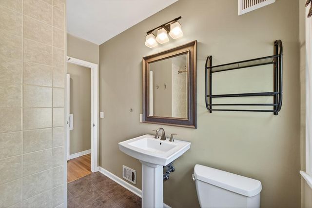 4706 Girard Avenue N, Minneapolis, MN 55430