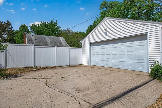 4706 Girard Avenue N, Minneapolis, MN 55430