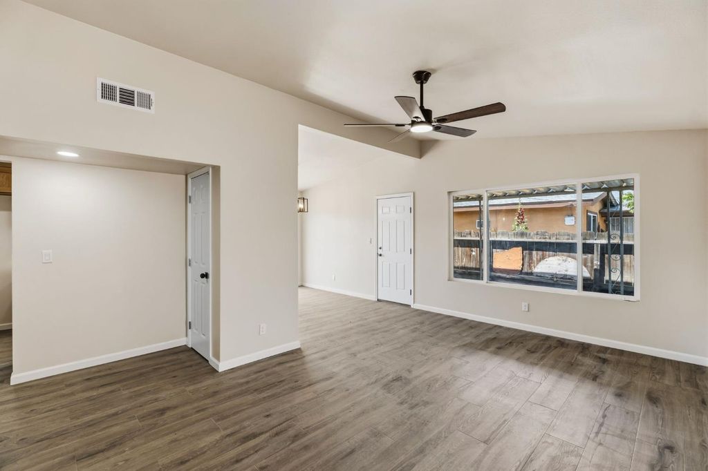 Image 5 of property listing at 1406 Bengston Avenue, Hanford, CA 93230