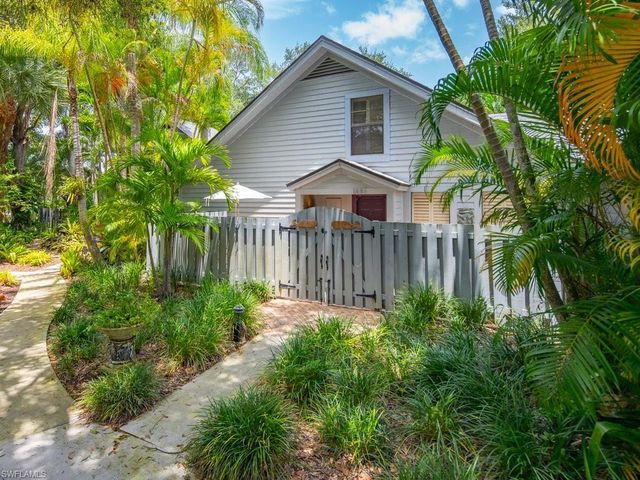 1337 Solana RD, Naples, FL 34103