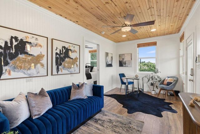 409 Dos Lagos, Dripping Springs, TX 78620