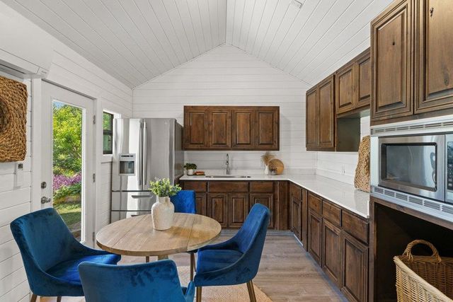 409 Dos Lagos, Dripping Springs, TX 78620