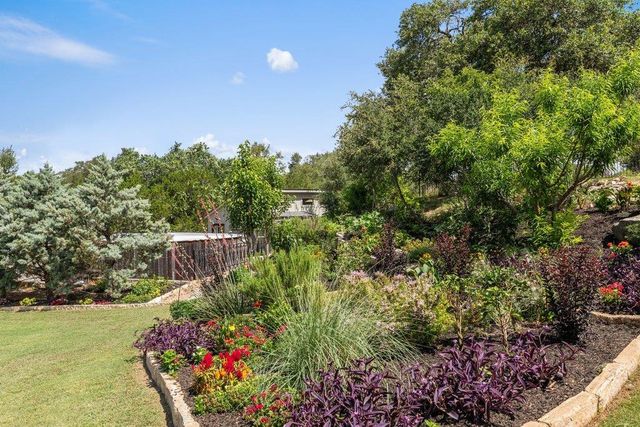 409 Dos Lagos, Dripping Springs, TX 78620
