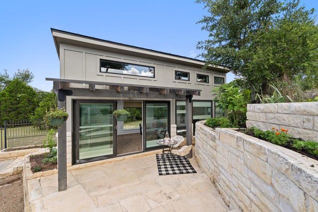 409 Dos Lagos, Dripping Springs, TX 78620