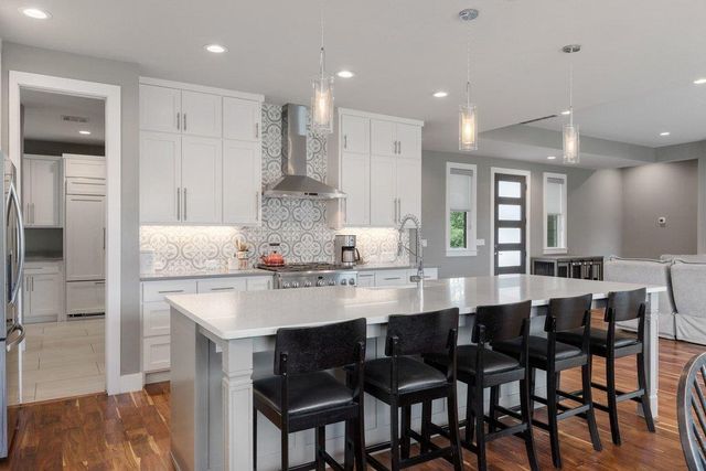 409 Dos Lagos, Dripping Springs, TX 78620