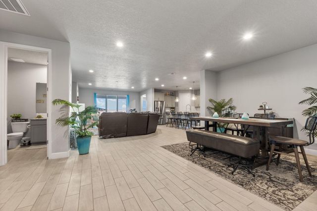 9116 Cambrils Drive NW, Albuquerque, NM 87114