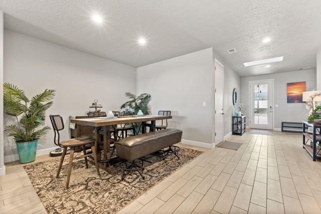 9116 Cambrils Drive NW, Albuquerque, NM 87114