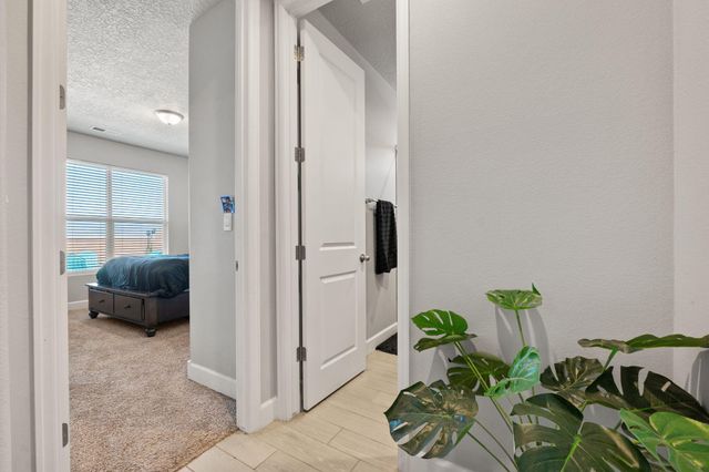 9116 Cambrils Drive NW, Albuquerque, NM 87114