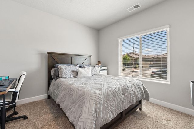 9116 Cambrils Drive NW, Albuquerque, NM 87114
