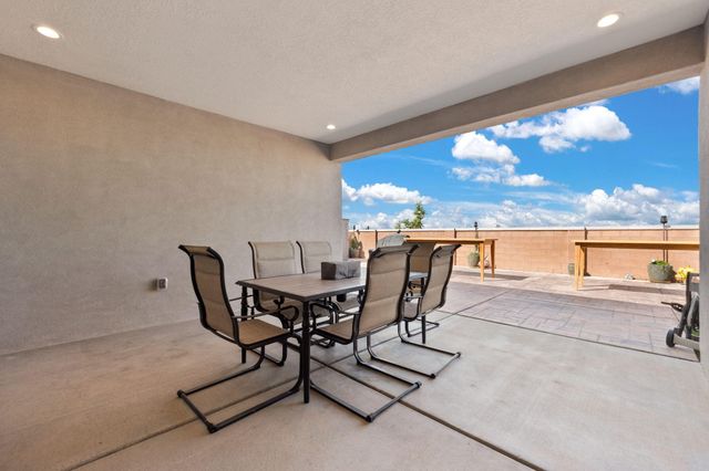 9116 Cambrils Drive NW, Albuquerque, NM 87114