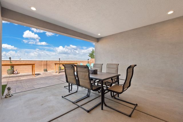 9116 Cambrils Drive NW, Albuquerque, NM 87114