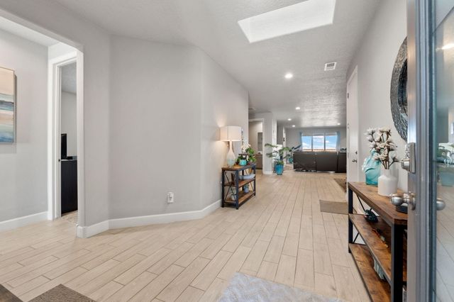 9116 Cambrils Drive NW, Albuquerque, NM 87114
