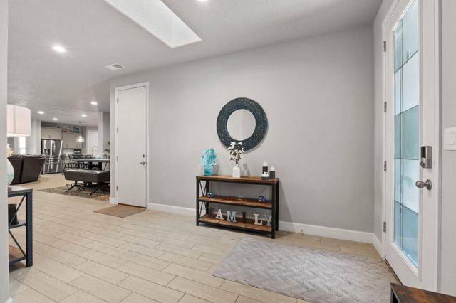 9116 Cambrils Drive NW, Albuquerque, NM 87114