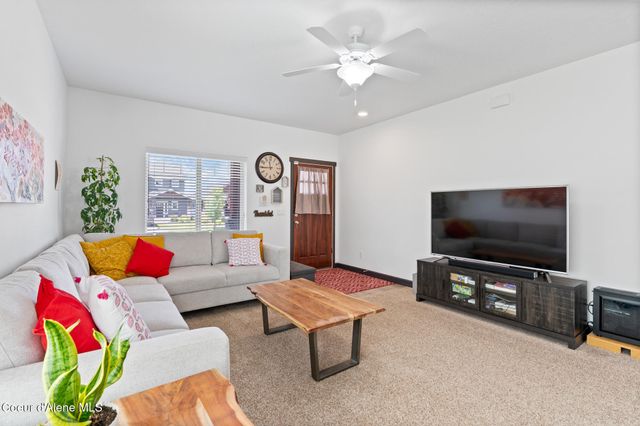 6522 N IDLEWOOD DR, Coeur D'alene, ID 83815