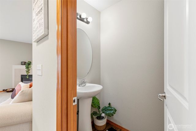 6752 Takota Place NE, Bremerton, WA 98311