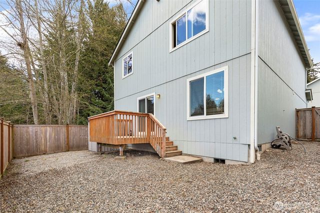 6752 Takota Place NE, Bremerton, WA 98311