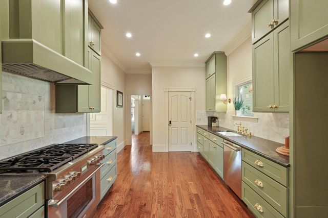 1402 51st St, Sacramento, CA 95819